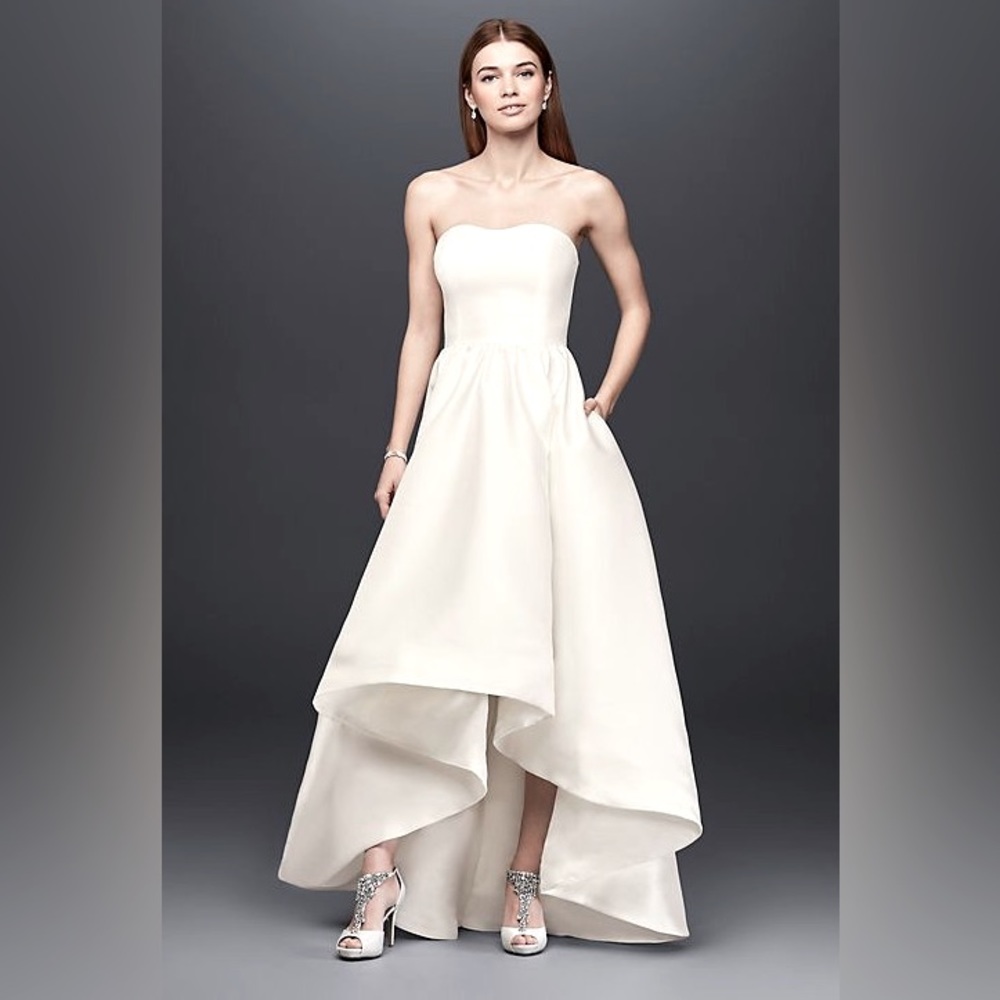 David’s Bridal White Elegant Wedding Dress with Side Pockets
